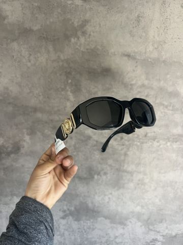 Versace VE4361 Negro con Cadena Dorada